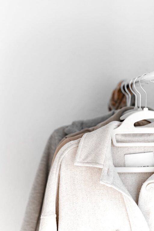 How to Build a Basic Capsule Wardrobe: A Simple Guide